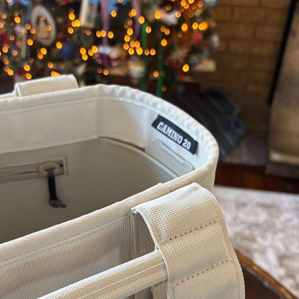 YETI Women's Beige Tote Bag - Picture 3 of 6